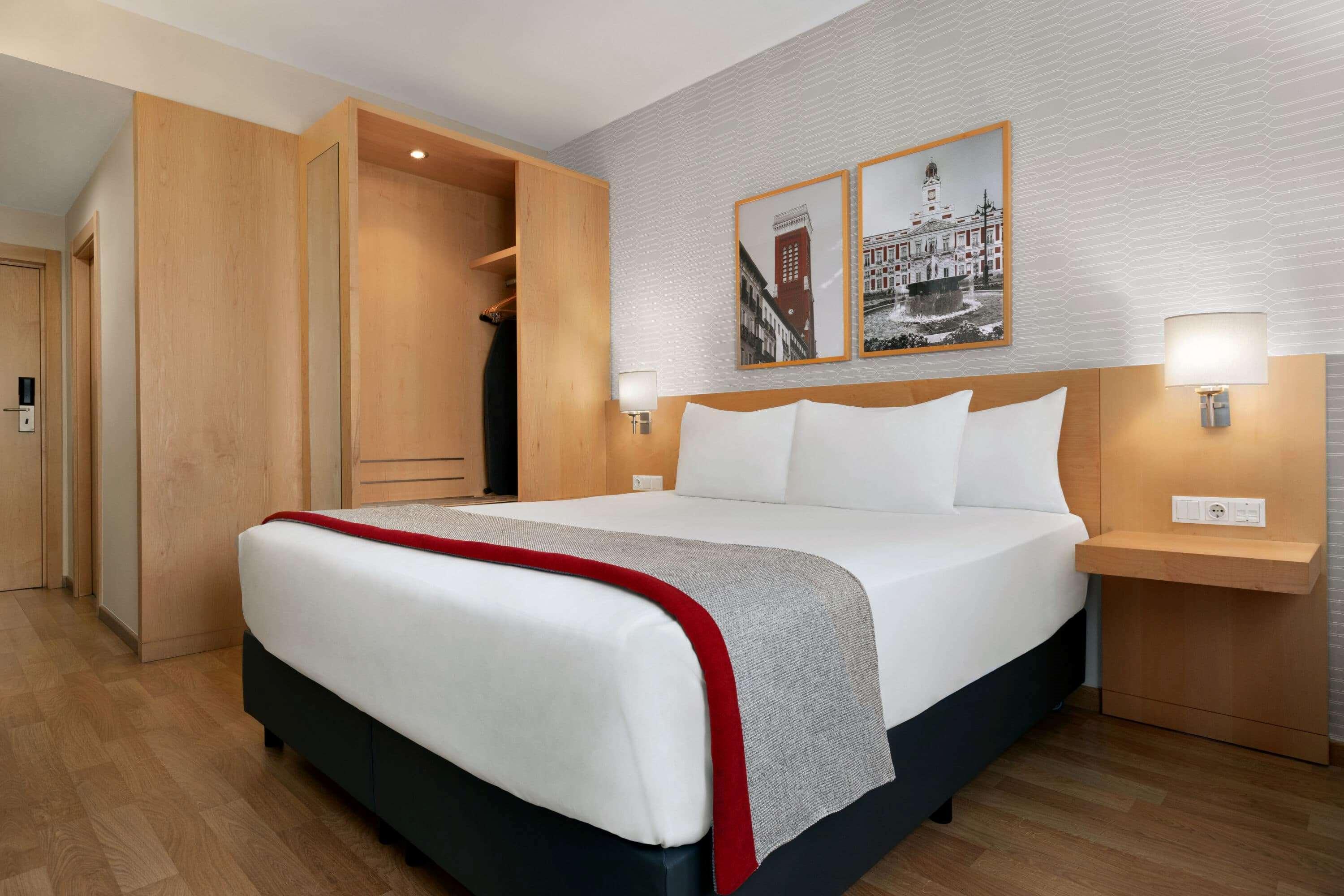 Ramada By Wyndham Madrid Getafe Hotel Exterior photo