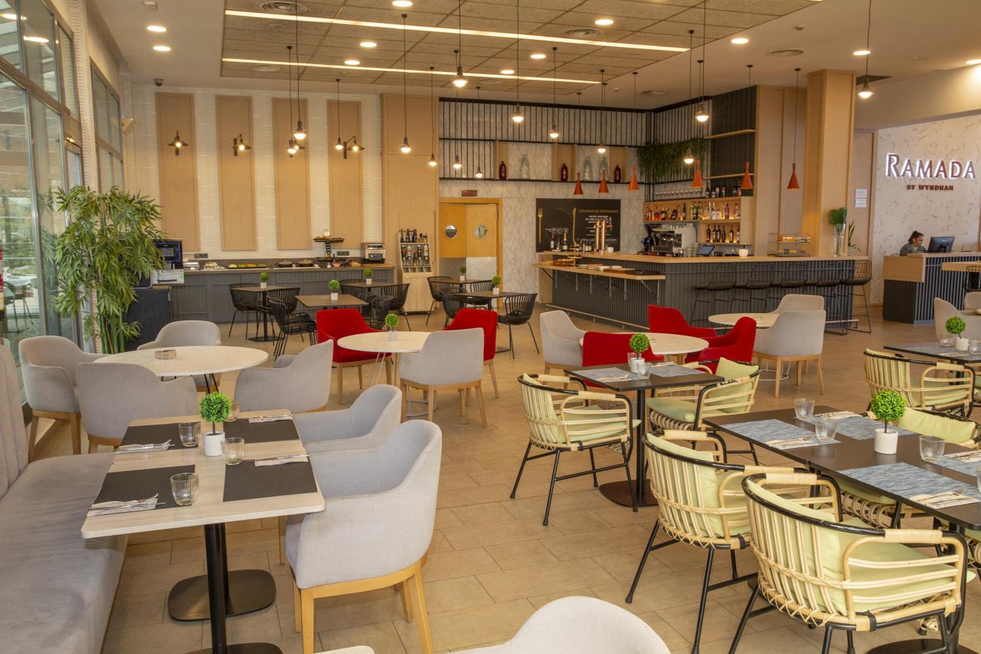 Ramada By Wyndham Madrid Getafe Hotel Exterior photo